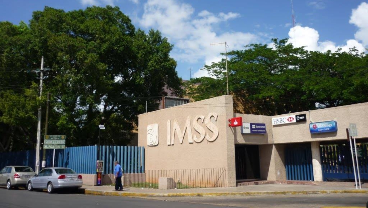 Enfermero muere dentro de un baño en el IMSS T-1 de Mérida