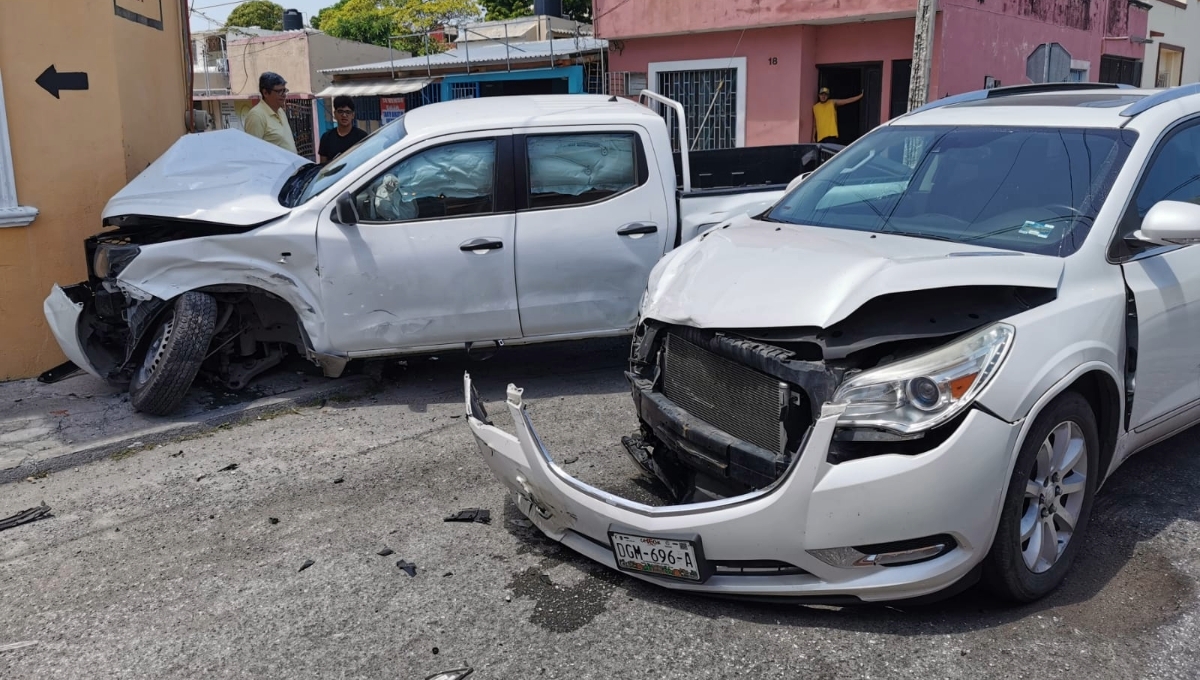 Automovilista provoca un aparatoso accidente por no respetar su alto en Ciudad del Carmen