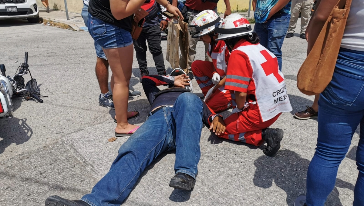 Paramédicos de la Cruz Roja Mexicana auxiliaron al lesionado