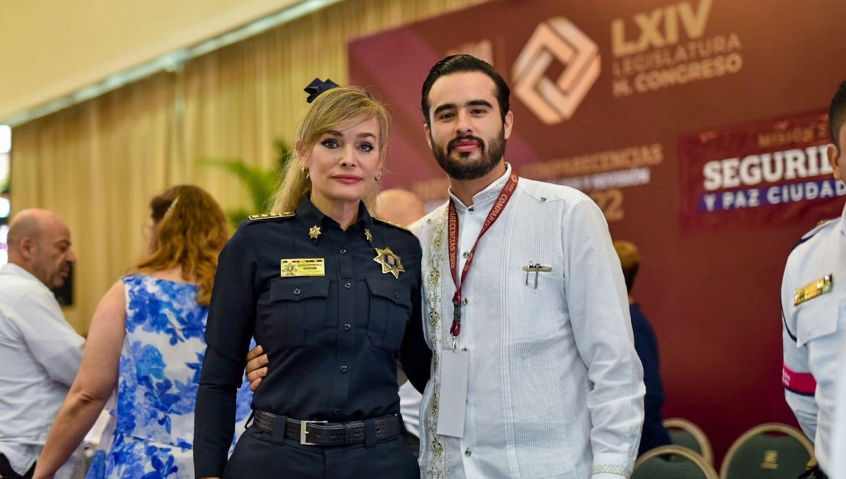 Su hermana Samantha Bravo Muñoz fue directora de la Policía Municipal de Carmen
