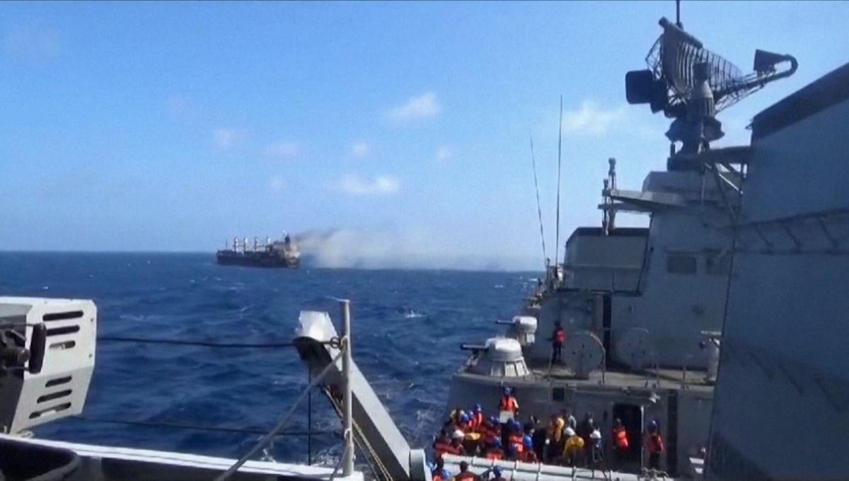 Ataques coordinados de rebeldes hutíes contra buques en el Mar Rojo y Golfo de Adén escalan tensión