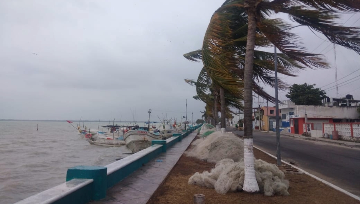 Frente Frío No. 45 afecta a pescadores de Sabancuy, Campeche