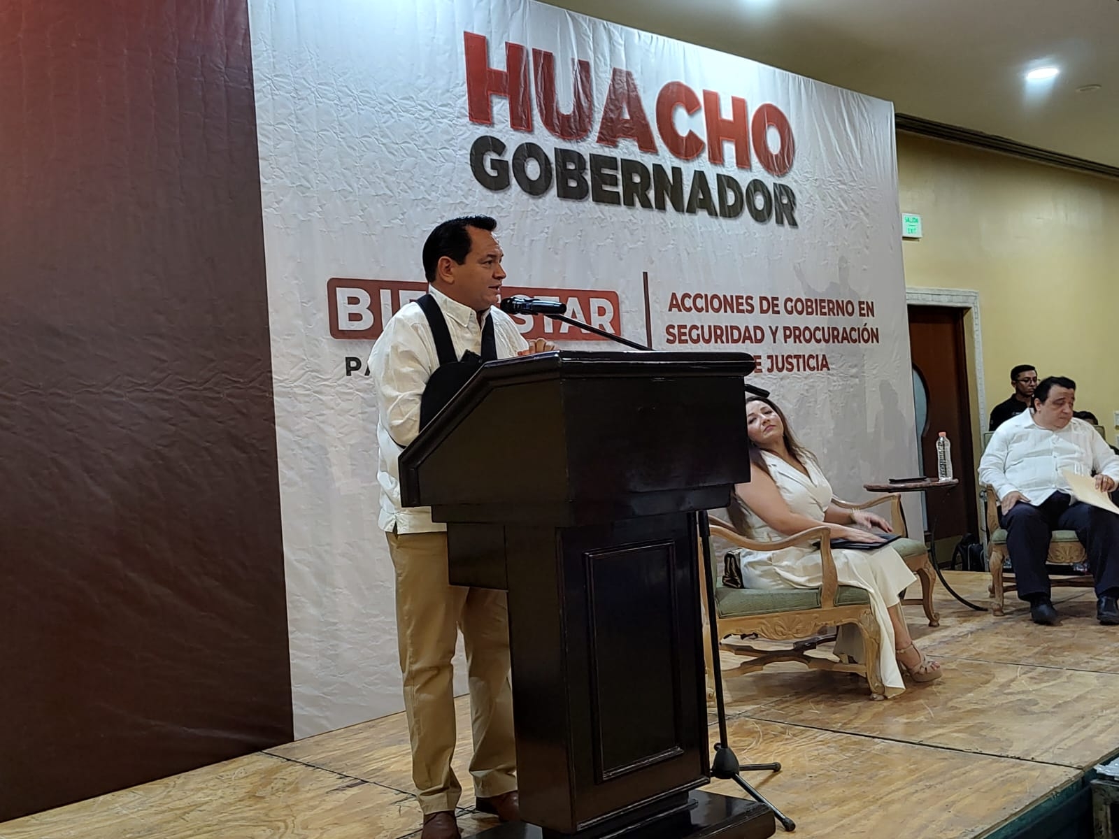 Joaquín Díaz Mena expuso su plan de seguridad en Yucatán
