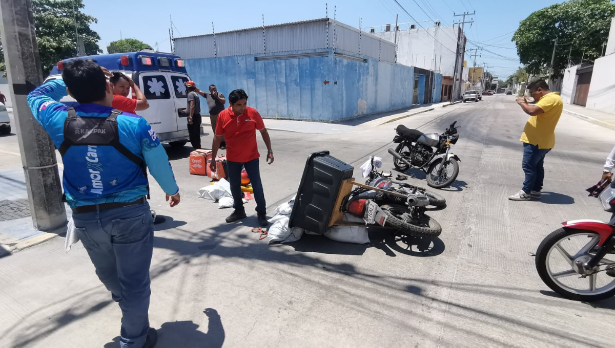 imprudencia genera aparatoso choque de motociclistas