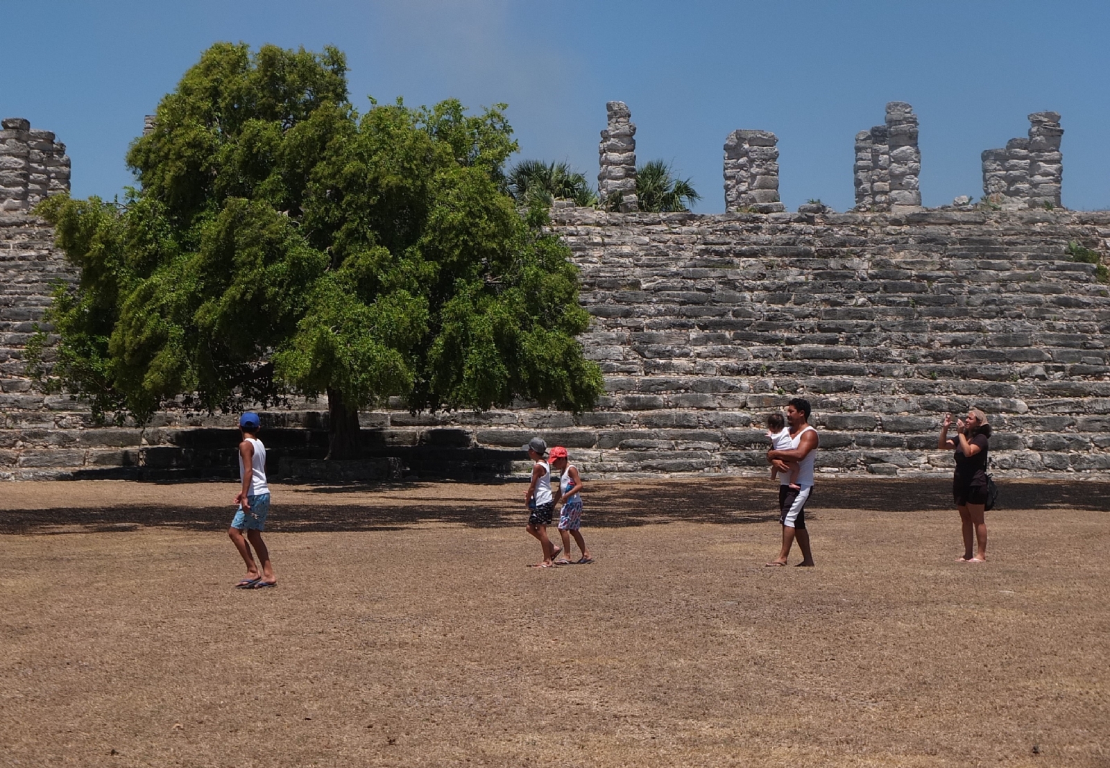 Visitantes ya comenzaron a visitar las ruinas de Aké en Tixkokob