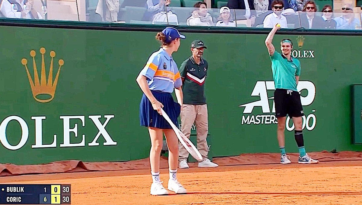 Monte-Carlo Masters: Bublik se volvió loco, dejó que una ball boy jugara un punto en partido oficial