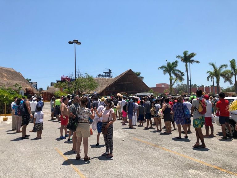 El grupo de más de 60 personas no podían retirarse del parque debido a los guías en estado de ebriedad