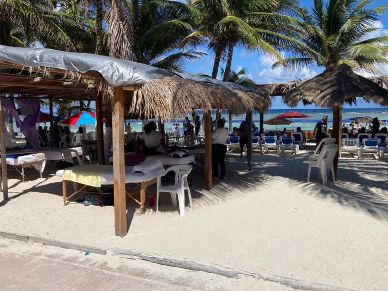 Los turistas presuntamente llegaron en un crucero