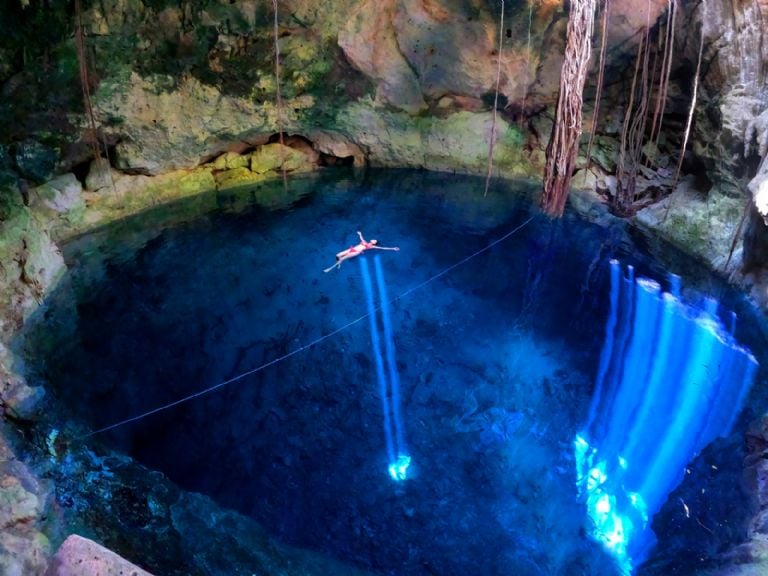  Así es nadar en un cenote de más de 90 metros de profundidad en Yucatán: VIDEO  