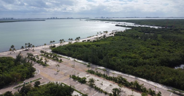   Aeropuerto de Cancún al Malecón Tajamar: Opciones de transporte  