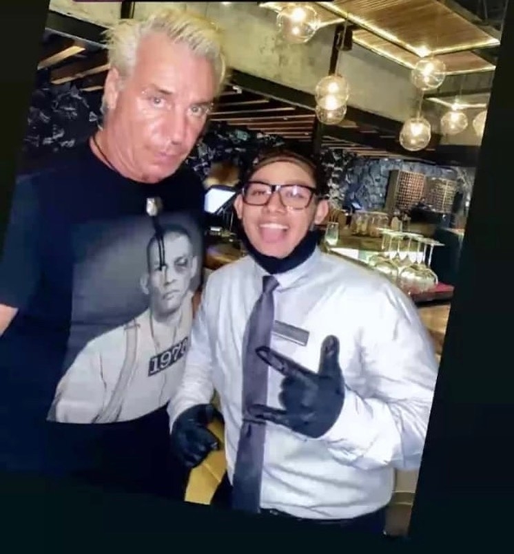 Till Lindemann, vocalista de Rammstein vacaciona en Cancún (fotos