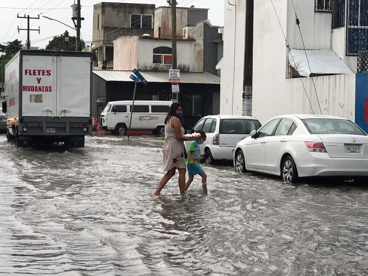 Lluvias Intensas Dejan Afectaciones En Calles De Cancún - PorEsto