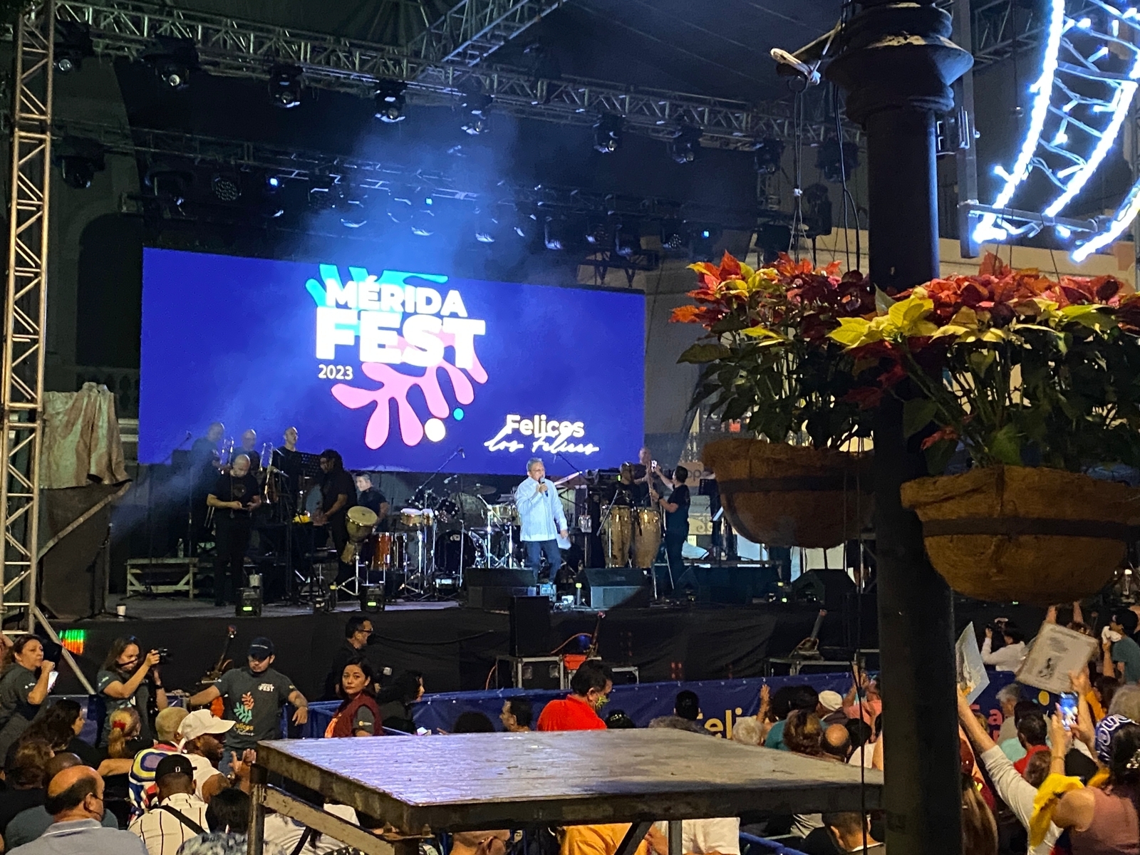Oscar D' León se presenta en el Mérida Fest 2023 EN VIVO PorEsto