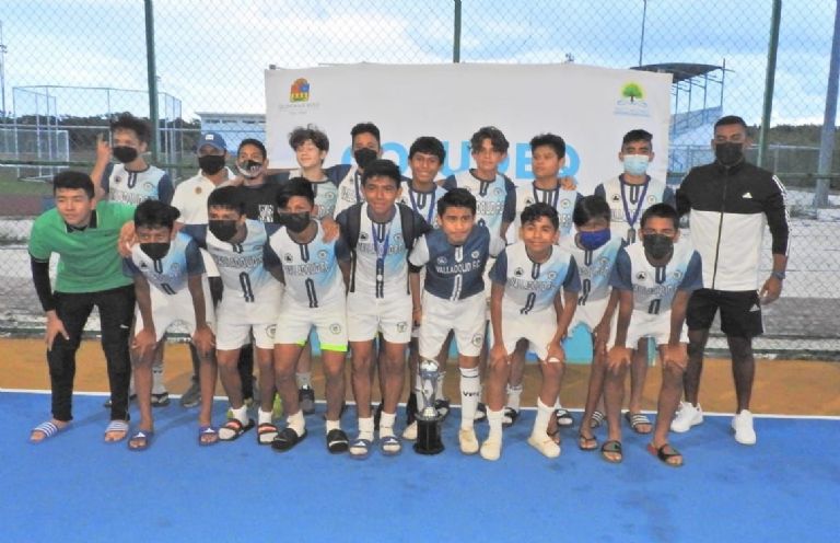 Halcones FC vence al Colegio Valladolid de Cancún en la final del Torneo  Internacional de Fútbol | PorEsto