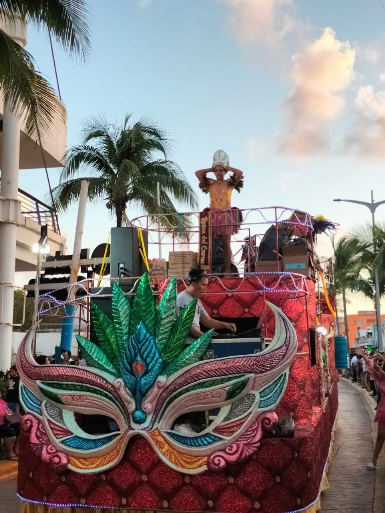 Desfile del martes de Carnaval en Cozumel: EN VIVO | PorEsto